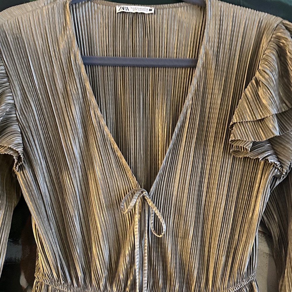 Zara Gold Ruffled V-Neck Blouse - Picture 2 of 4
